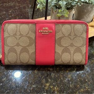 Coach wallet used